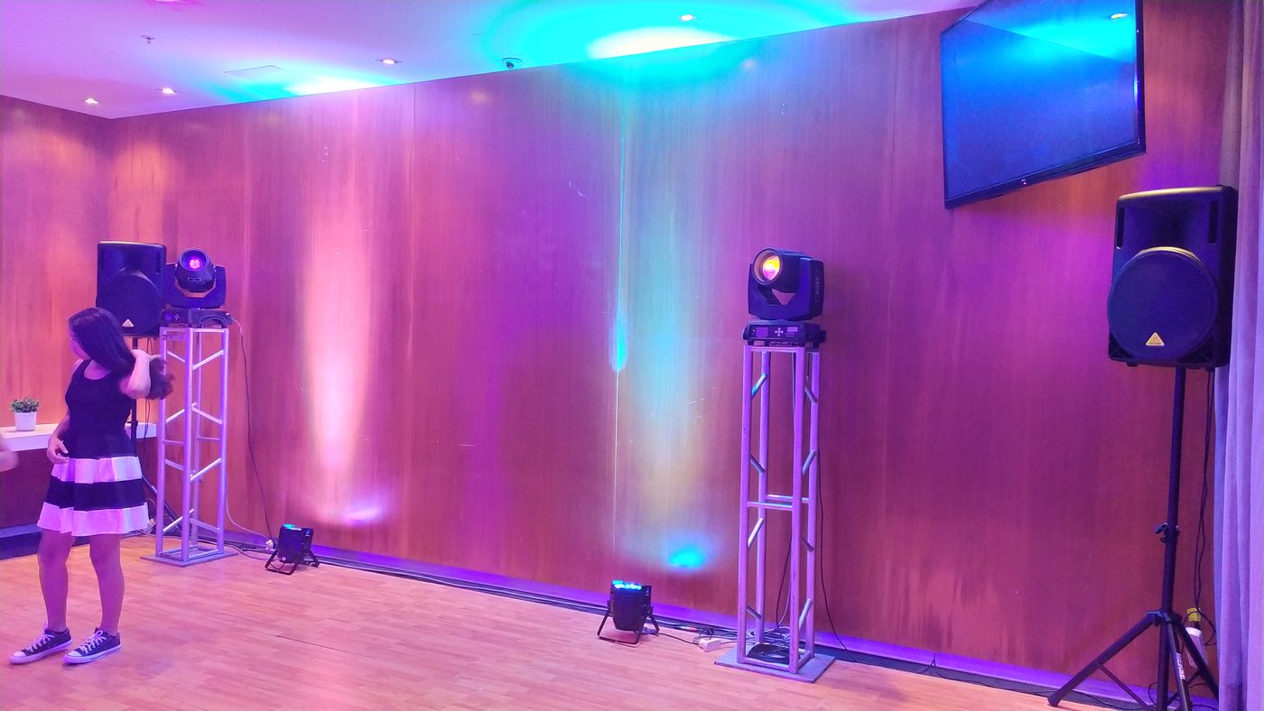 Evento corporativo con iluminación AV Sonido 6